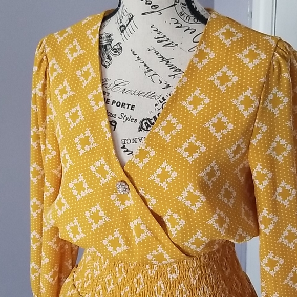 ⭐NEW⭐Mustard dress - Picture 2 of 8